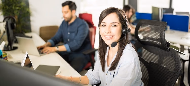 how to choose the right help desk staffing model