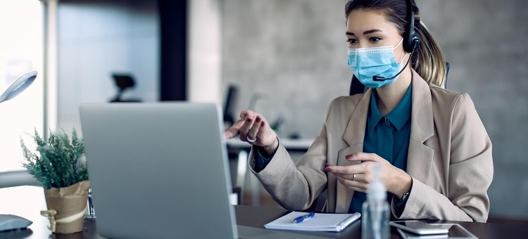 Why Healthcare Providers Rely on 24/7 medical answering service?